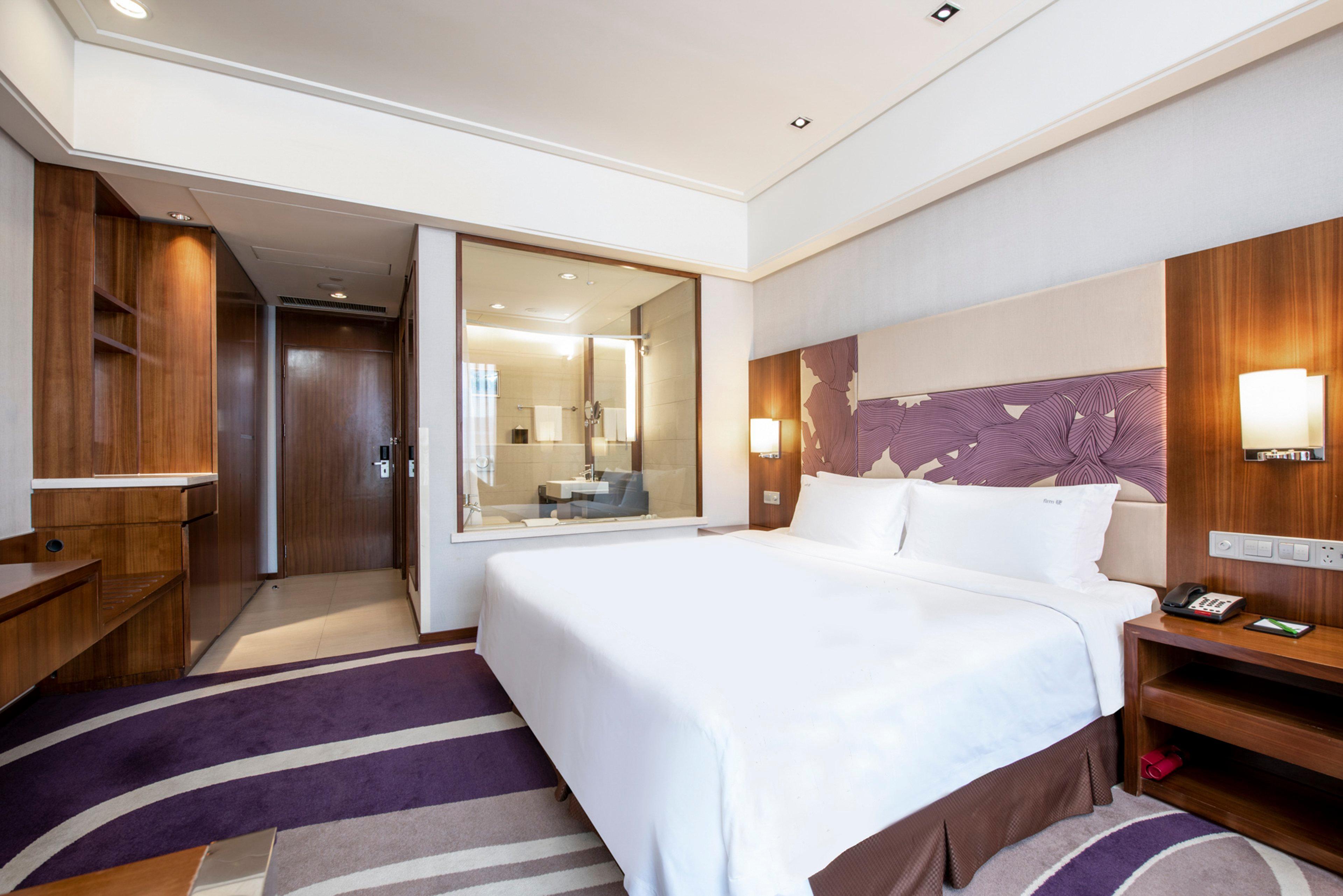 Holiday Inn Qingdao City Center By Ihg - May 4Th Square Exterior photo