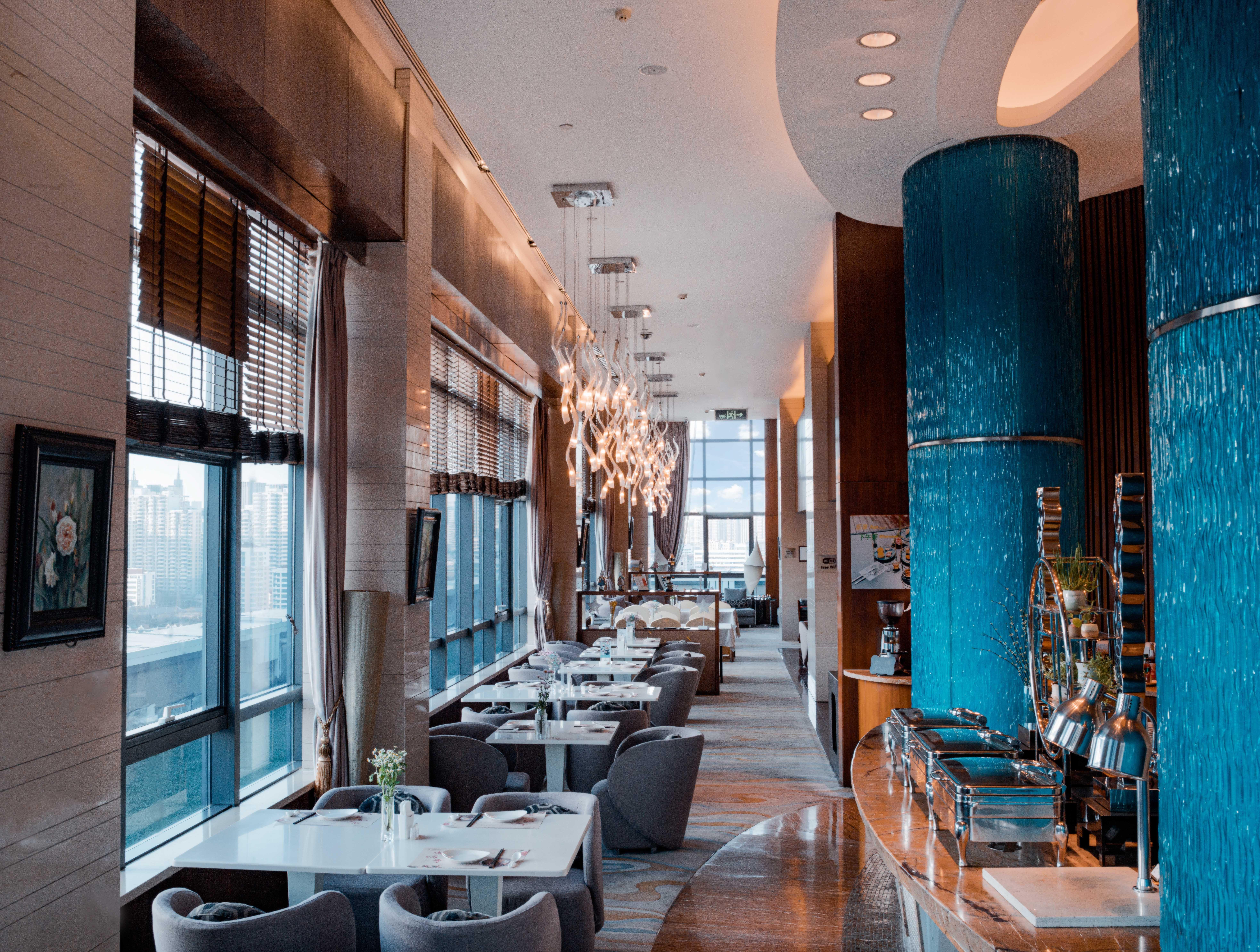 Holiday Inn Qingdao City Center By Ihg - May 4Th Square Exterior photo