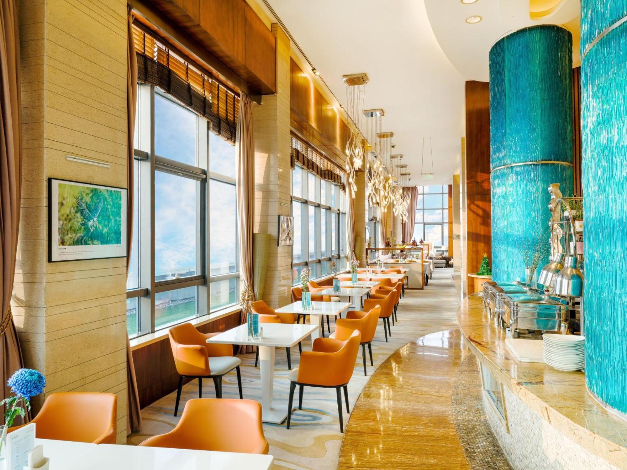 Holiday Inn Qingdao City Center By Ihg - May 4Th Square Exterior photo