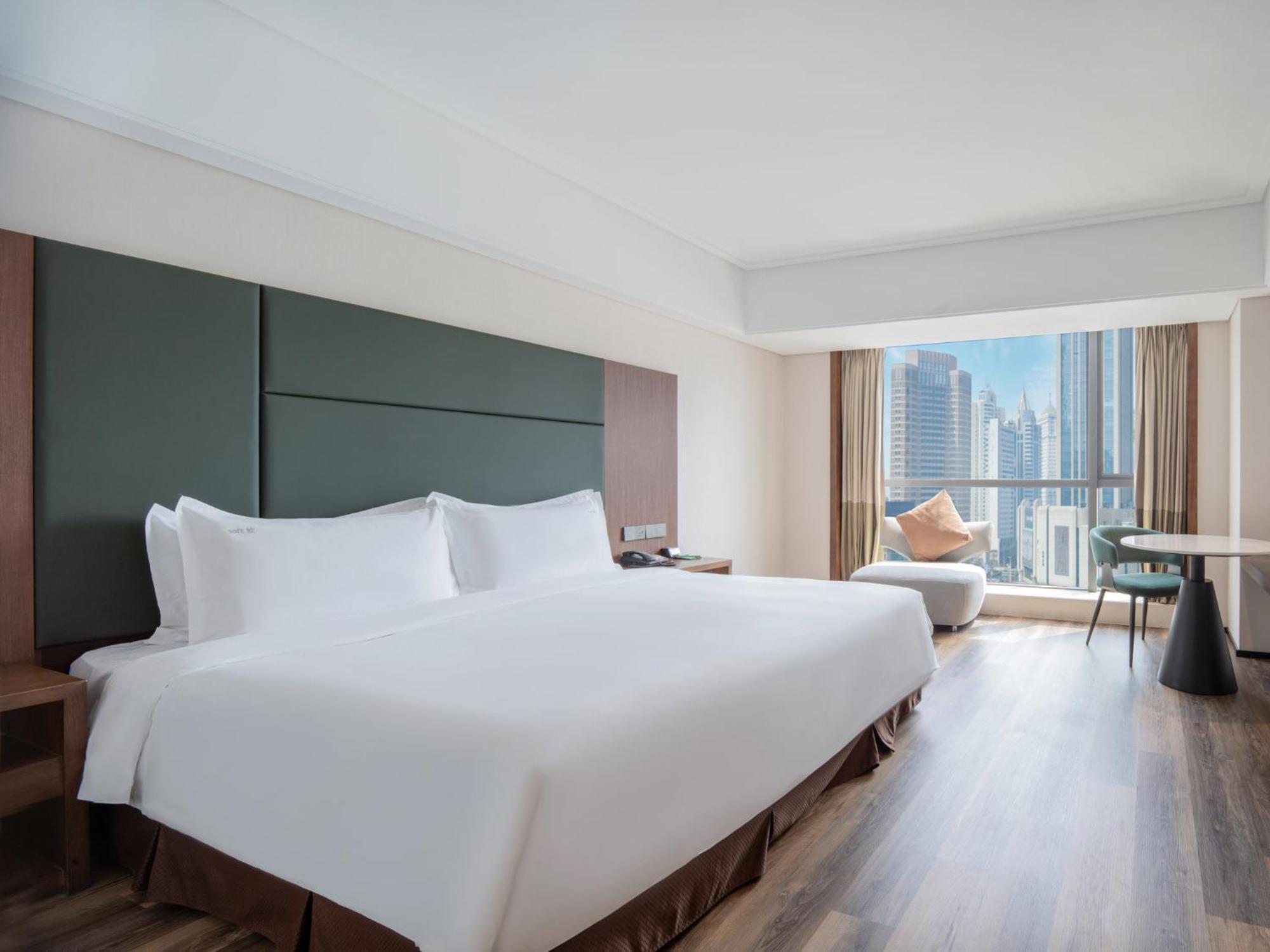 Holiday Inn Qingdao City Center By Ihg - May 4Th Square Exterior photo