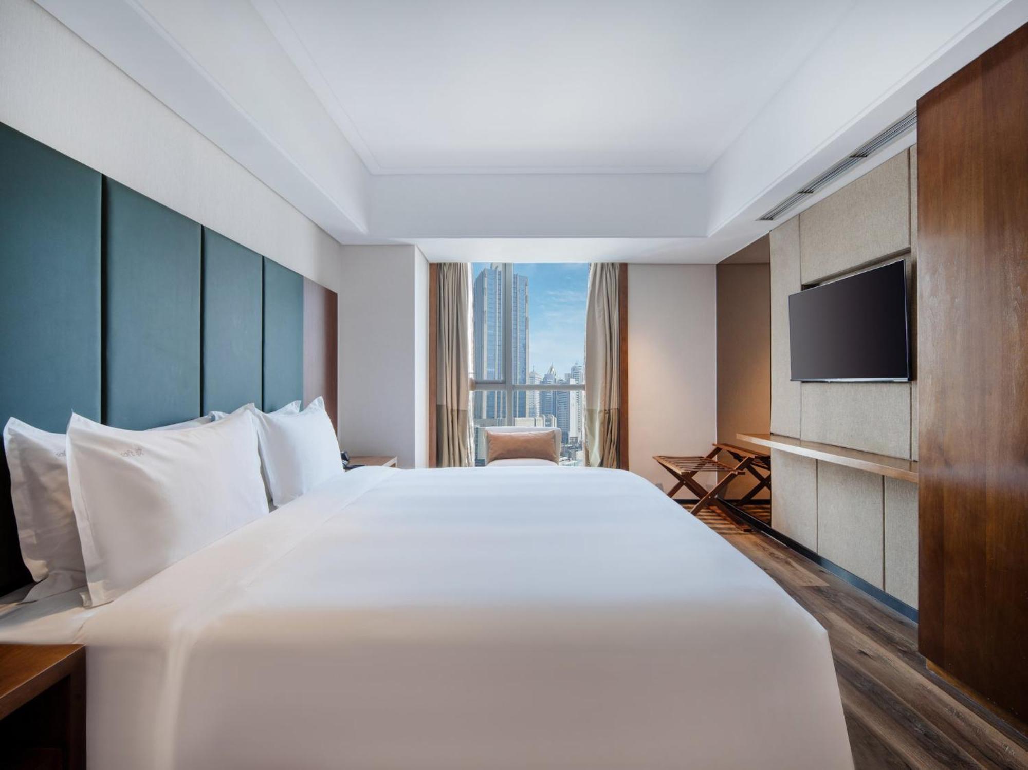 Holiday Inn Qingdao City Center By Ihg - May 4Th Square Exterior photo