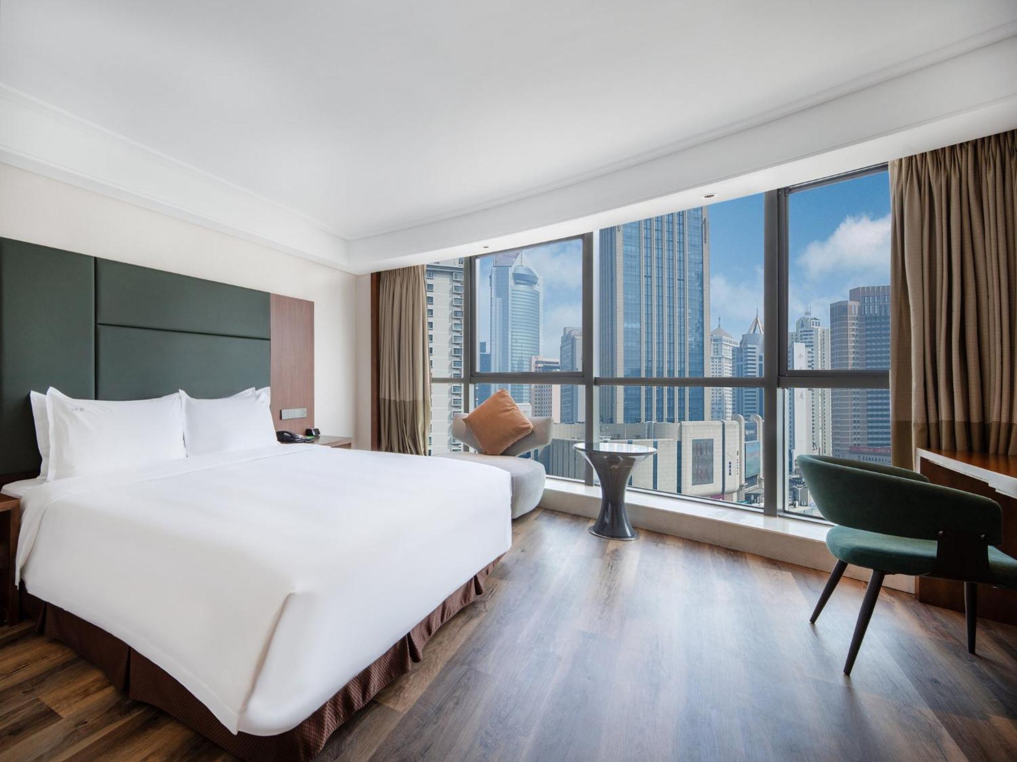 Holiday Inn Qingdao City Center By Ihg - May 4Th Square Exterior photo