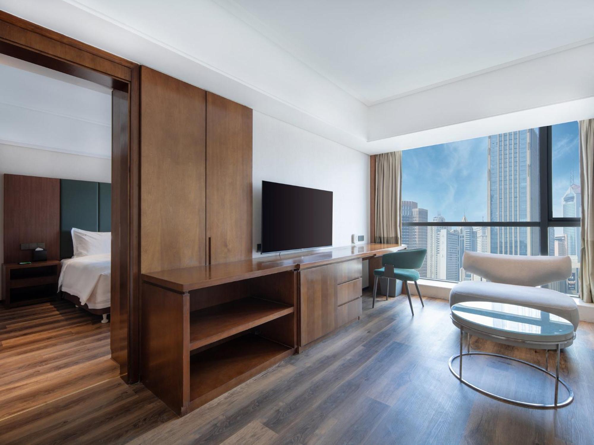 Holiday Inn Qingdao City Center By Ihg - May 4Th Square Exterior photo