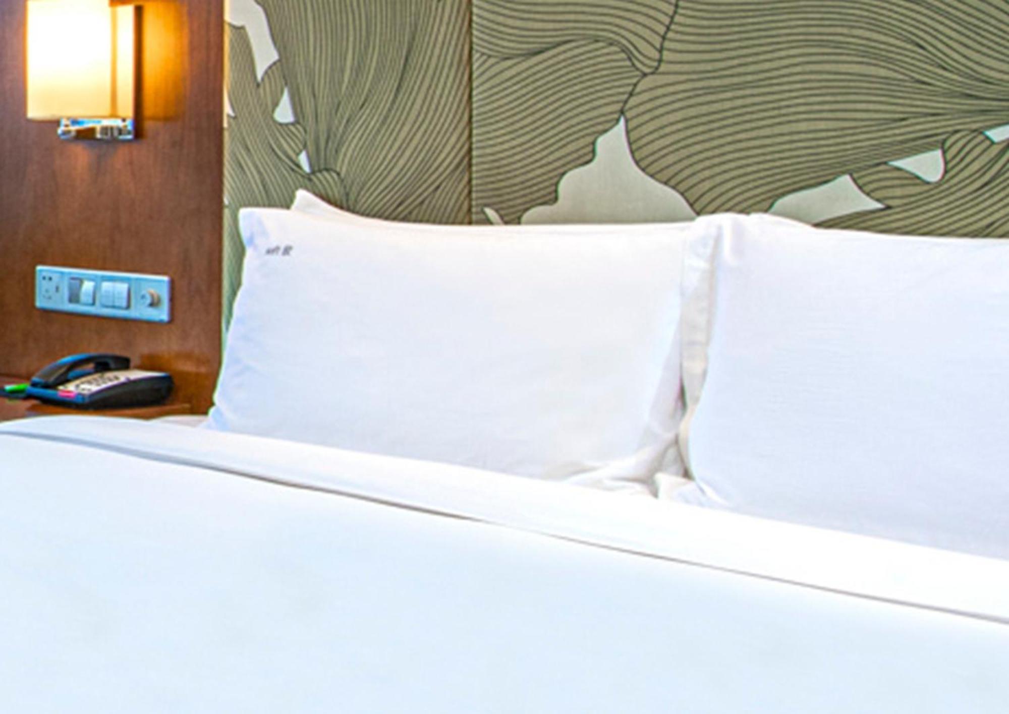 Holiday Inn Qingdao City Center By Ihg - May 4Th Square Exterior photo
