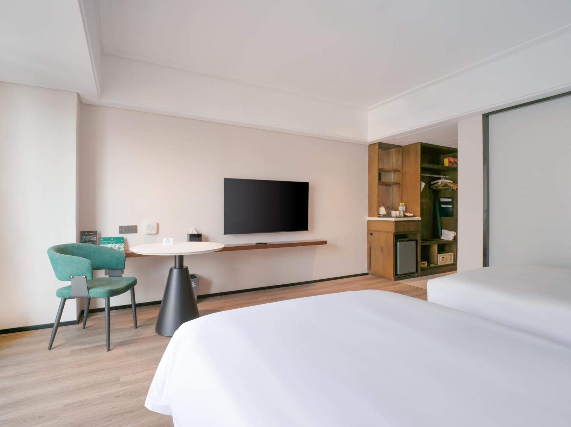Holiday Inn Qingdao City Center By Ihg - May 4Th Square Exterior photo