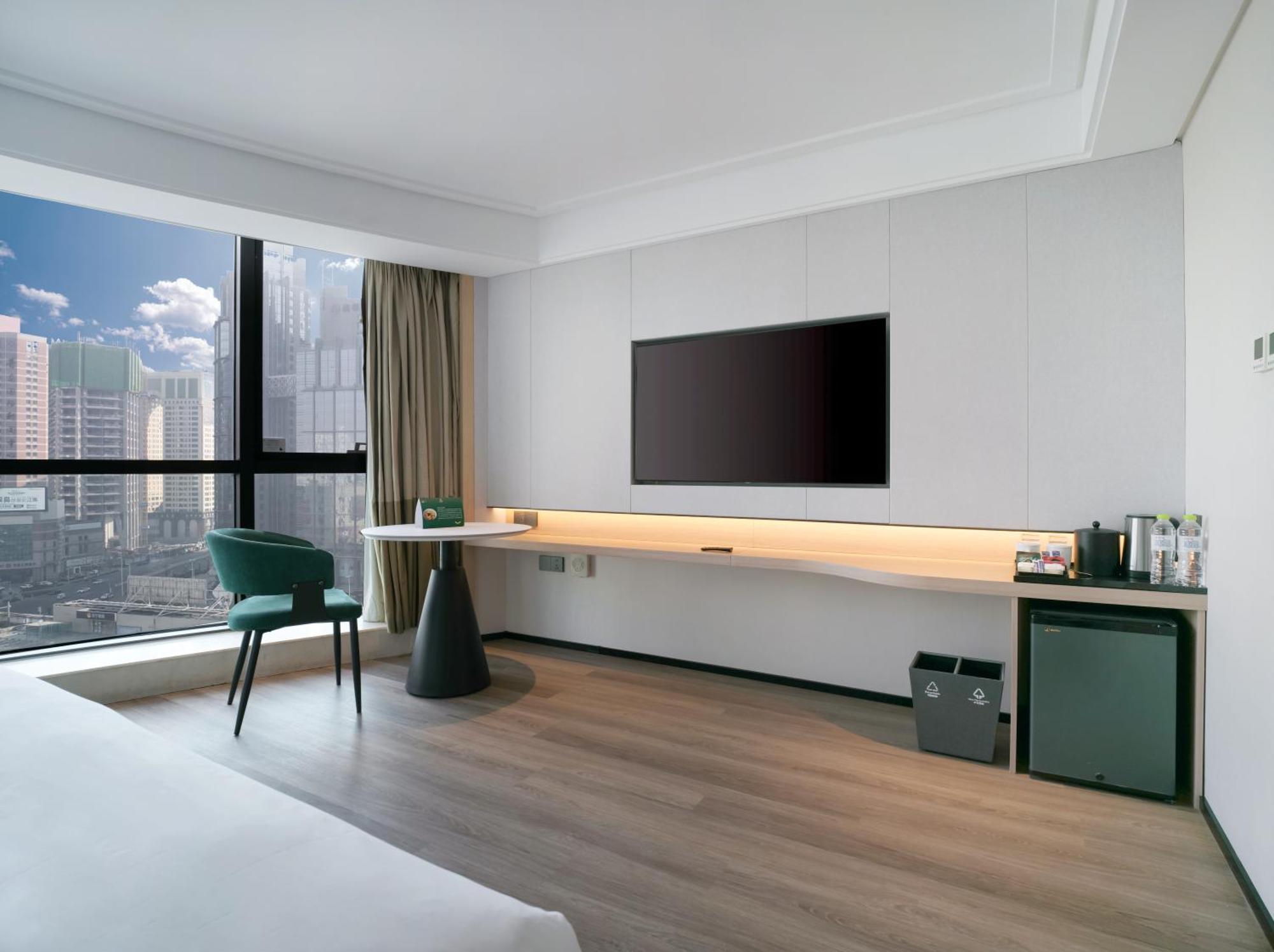 Holiday Inn Qingdao City Center By Ihg - May 4Th Square Exterior photo