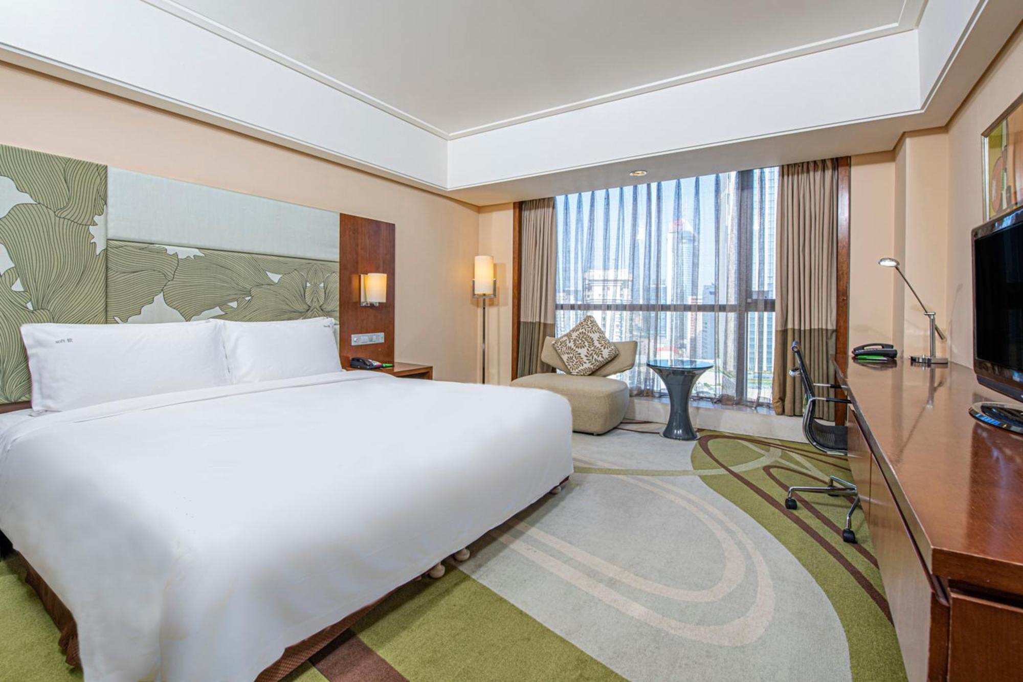 Holiday Inn Qingdao City Center By Ihg - May 4Th Square Exterior photo